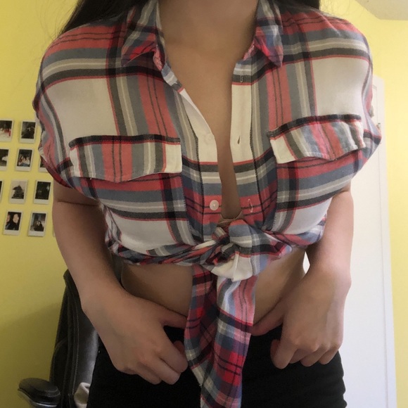 tie-front shirt - Picture 2 of 5